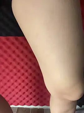 Yumii 09 online show from November 2, 2025, 11:45 am