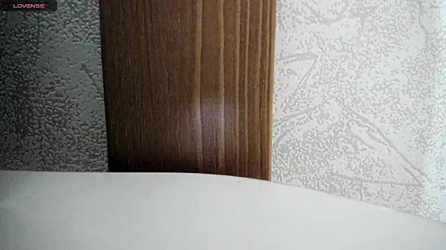 NoraVelin online show from November 13, 2025, 4:50 pm