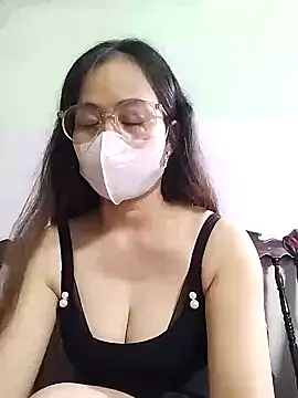 Snapshot of HELEN686 chatting on September 13, 2025, 7:24 pm HELEN686 online show from September 13, 2025, 7:24 pm