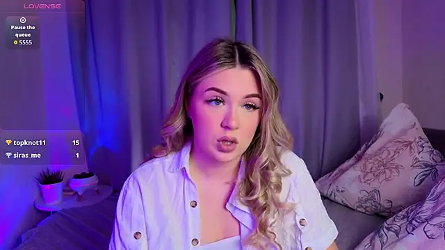 AliaBuerstatte online show from November 4, 2025, 7:35 pm