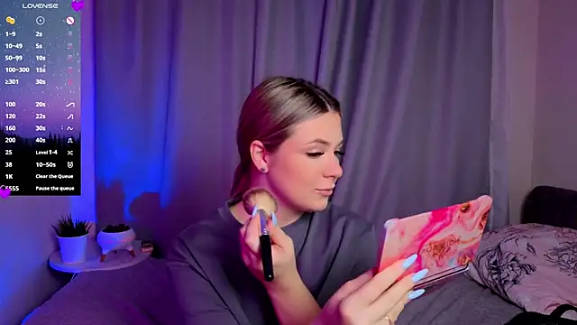 AliaBuerstatte online show from November 7, 2025, 7:14 pm