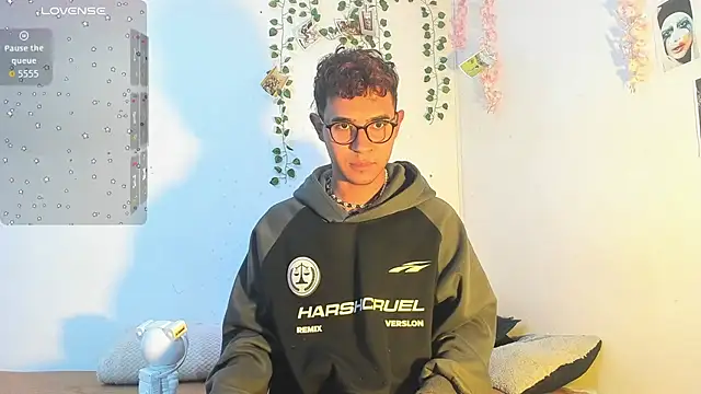 cute sammy 1 online show from September 14, 2025, 3:16 am