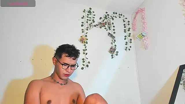 cute sammy 1 online show from September 25, 2025, 11:47 am