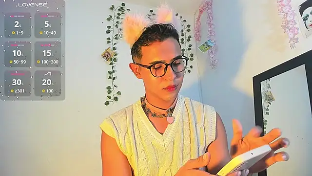 cute sammy 1 online show from September 26, 2025, 11:58 am