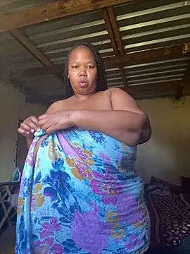 Curvycandy95 online show from February 11, 2026, 4:39 am