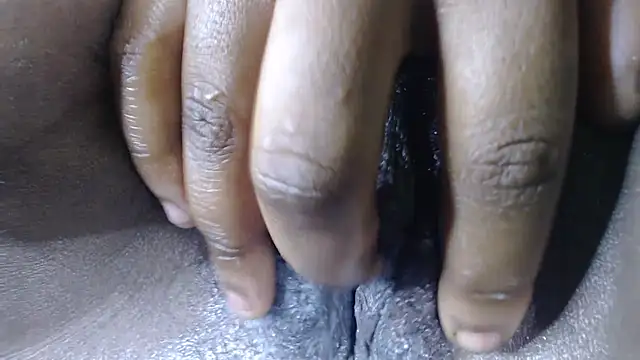 Tyllorsavage online show from November 8, 2025, 4:34 am