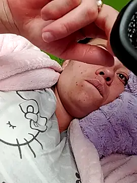  honey12 online show from October 8, 2025, 12:25 pm