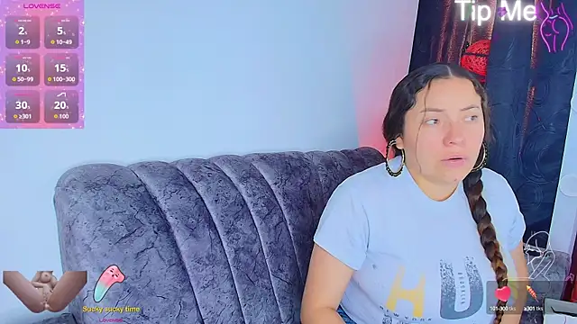  honey12 online show from October 22, 2025, 1:33 pm