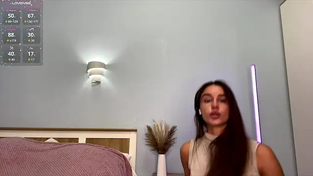 JerrieCham online show from December 15, 2025, 7:23 am