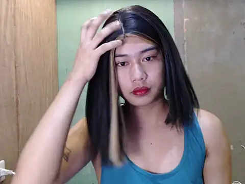 Snapshot of CrimsonSecret chatting on August 1, 2026, 10:36 am CrimsonSecret online show from August 1, 2026, 10:36 am