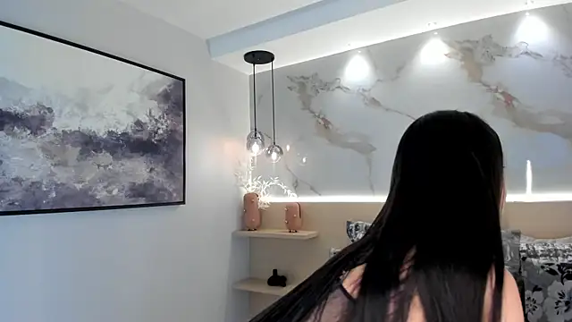 SolAvelar online show from June 17, 2026, 11:49 pm
