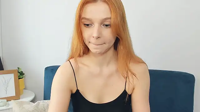 Snapshot of AmberSensitive chatting on September 12, 2025, 12:05 pm AmberSensitive online show from September 12, 2025, 12:05 pm