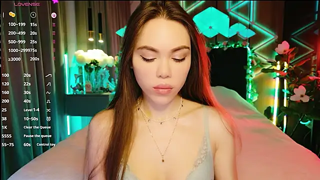 MimiFors online show from October 11, 2025, 4:38 pm