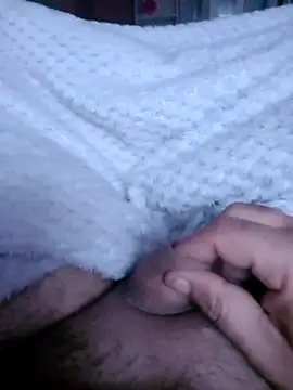 bajoderx585Oregano online show from November 23, 2025, 6:35 am