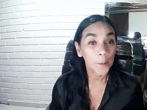 MiiaVelasquez online show from November 3, 2025, 3:52 am