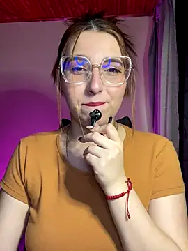 CoraVibes online show from November 30, 2025, 12:09 pm