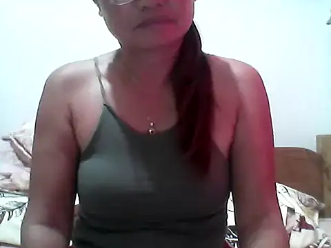 nathalie0045 online show from September 29, 2025, 10:25 pm