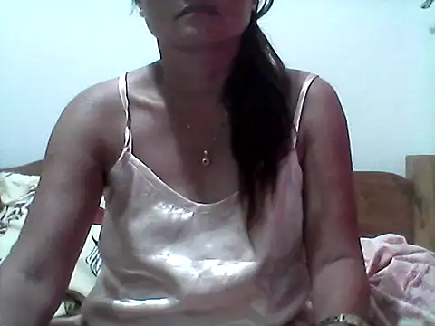 nathalie0045 online show from October 7, 2025, 8:06 pm