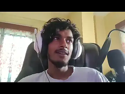 Snapshot of thecatfish chatting on September 12, 2025, 7:19 am thecatfish online show from September 12, 2025, 7:19 am