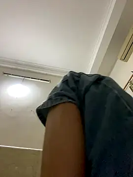 Snapshot of Skinny_vuet chatting on September 9, 2025, 11:21 am Skinny vuet online show from September 9, 2025, 11:21 am