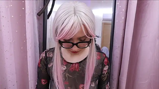 CoralineSky online show from October 20, 2025, 9:26 pm