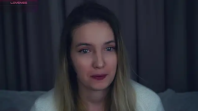 Snapshot of HongTomczak chatting on October 18, 2025, 7:31 am HongTomczak online show from October 18, 2025, 7:31 am