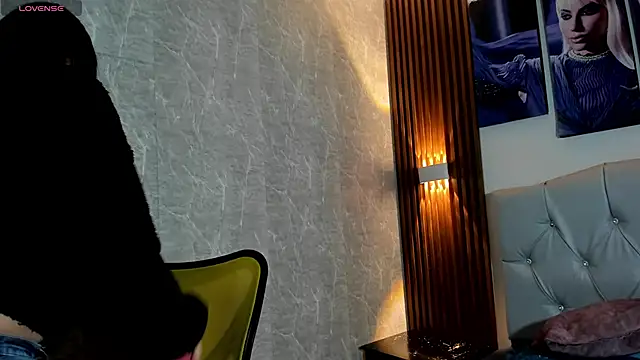 Sophi Thaylorr online show from September 27, 2025, 12:54 pm