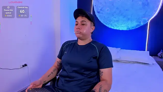 IanGilbert online show from December 3, 2025, 8:40 pm