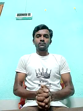 ShinuRoy online show from December 18, 2025, 11:44 pm