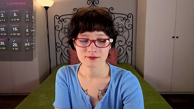 oliviafairy1 online show from October 21, 2025, 3:57 pm