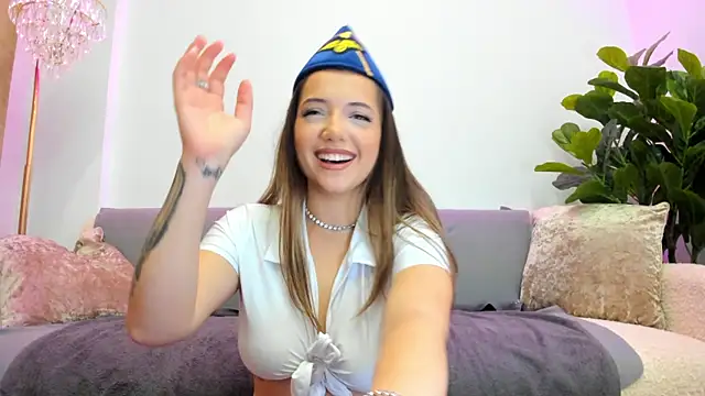 Angel  Vibe online show from October 6, 2025, 7:33 pm