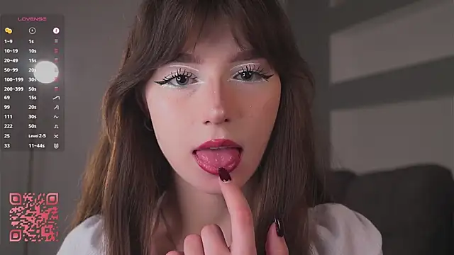 Snapshot of DreamyDaisy chatting on November 2, 2025, 8:11 pm DreamyDaisy online show from November 2, 2025, 8:11 pm