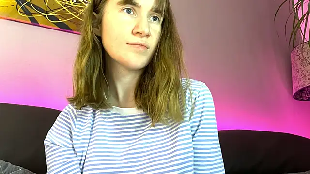 Snapshot of velina__ chatting on September 14, 2025, 5:56 pm velina online show from September 14, 2025, 5:56 pm