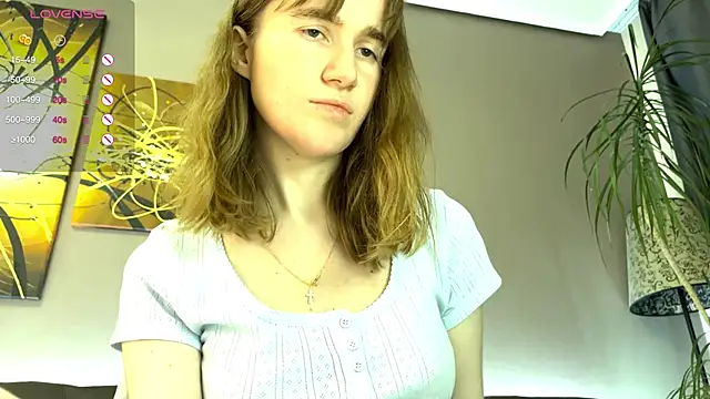 Snapshot of velina__ chatting on September 16, 2025, 6:42 pm velina online show from September 16, 2025, 6:42 pm