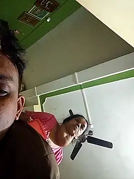 Snapshot of Nihaal17 chatting on October 4, 2025, 5:44 pm Nihaal17 online show from October 4, 2025, 5:44 pm