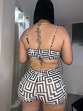 Snapshot of Islarose0_0 chatting on October 26, 2025, 2:28 am Islarose0 0 online show from October 26, 2025, 2:28 am