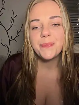 Snapshot of ItsLxsa chatting on October 4, 2025, 9:46 pm ItsLxsa online show from October 4, 2025, 9:46 pm