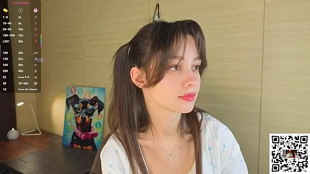 VineciaDestors online show from October 17, 2025, 1:57 pm