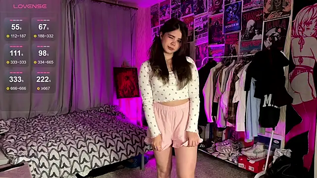 Snapshot of PinkiRay chatting on September 24, 2025, 5:27 pm PinkiRay online show from September 24, 2025, 5:27 pm