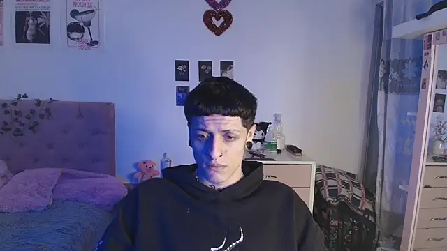 Snapshot of 2cyboy_ chatting on October 1, 2025, 8:37 pm 2cyboy online show from October 1, 2025, 8:37 pm