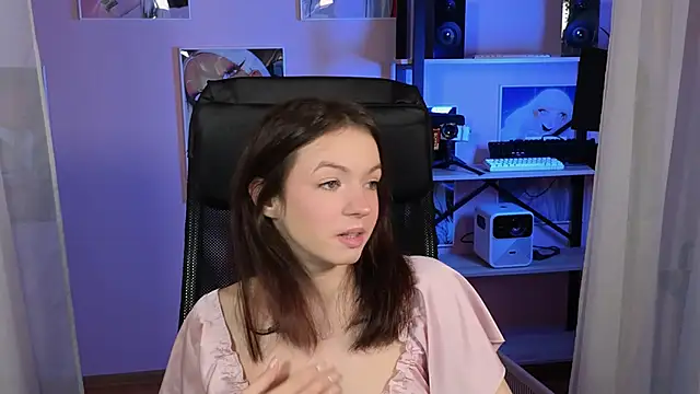 Loona Eclipse online show from October 7, 2025, 8:50 pm