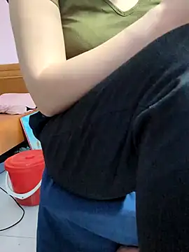 Lilyy-y online show from September 29, 2025, 3:22 am