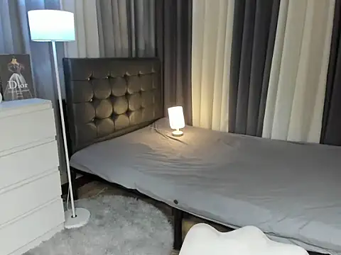 Blaire Samantha online show from November 10, 2025, 8:24 am