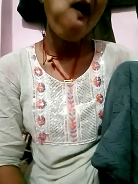 Snapshot of Hot-yuo84 chatting on November 8, 2025, 5:45 pm Hot-yuo84 online show from November 8, 2025, 5:45 pm