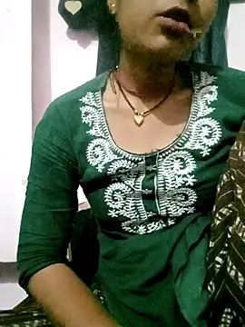 Snapshot of Hot-yuo84 chatting on November 19, 2025, 5:57 pm Hot-yuo84 online show from November 19, 2025, 5:57 pm