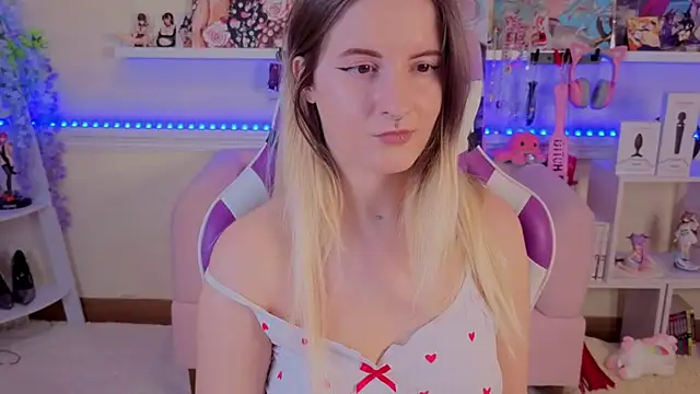 Snapshot of Sonia_Meow chatting on November 20, 2025, 6:35 am Sonia Meow online show from November 20, 2025, 6:35 am