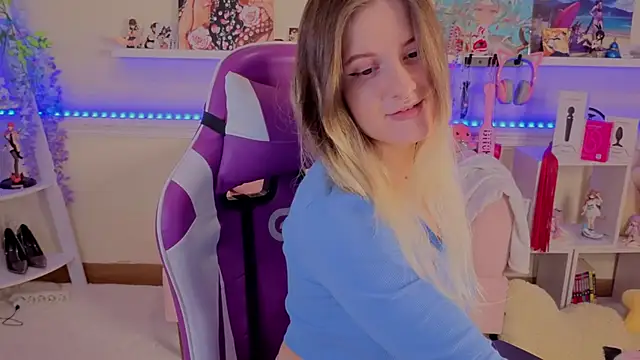 Snapshot of Sonia_Meow chatting on November 25, 2025, 6:35 am Sonia Meow online show from November 25, 2025, 6:35 am