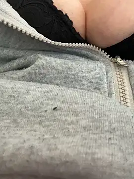 Ladyp5 online show from April 25, 2026, 8:39 am