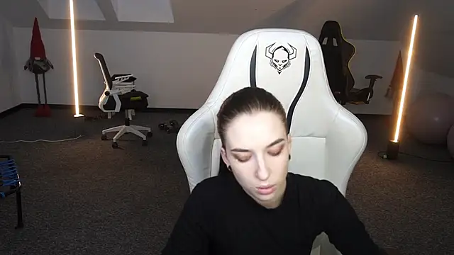  Lili 054 online show from October 5, 2025, 2:15 pm