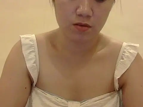 Lovelyclaya online show from February 18, 2026, 1:07 pm